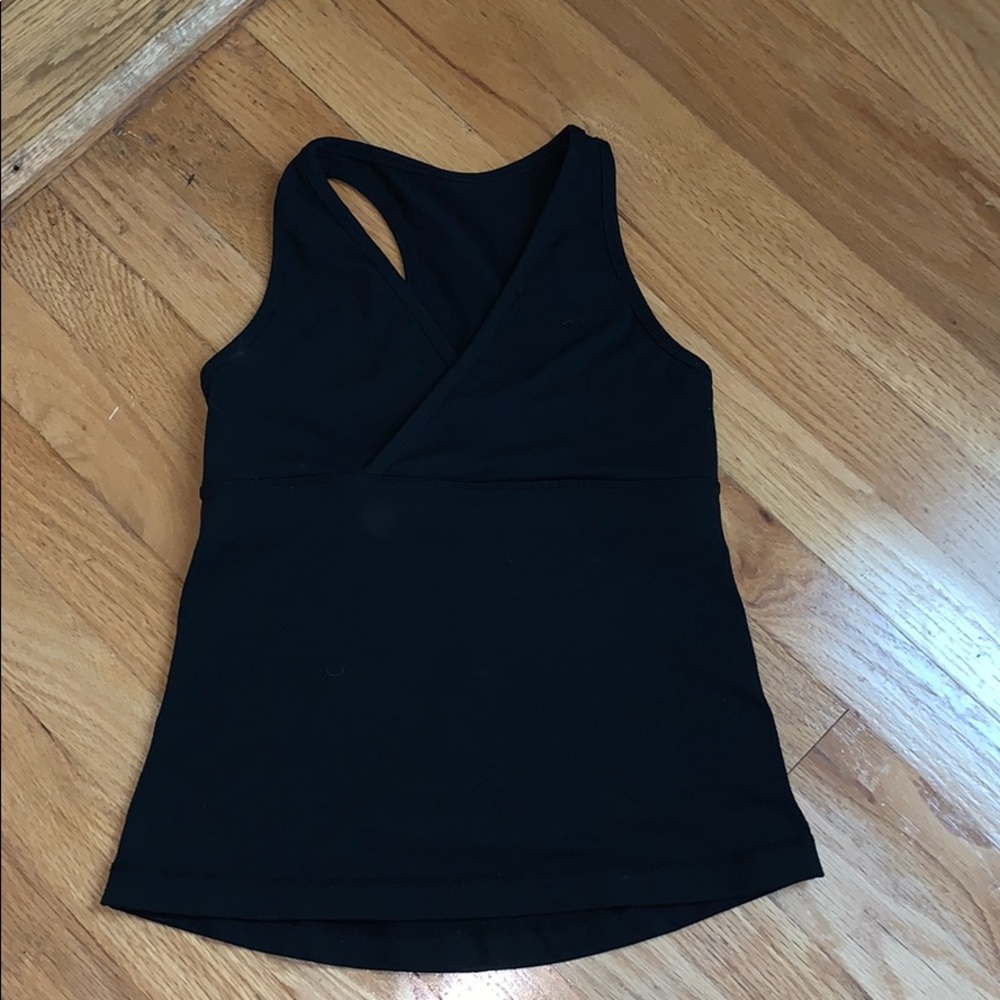 Lululemon black top